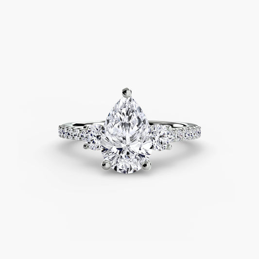 Bague trois pierres avec anneau pavé 5